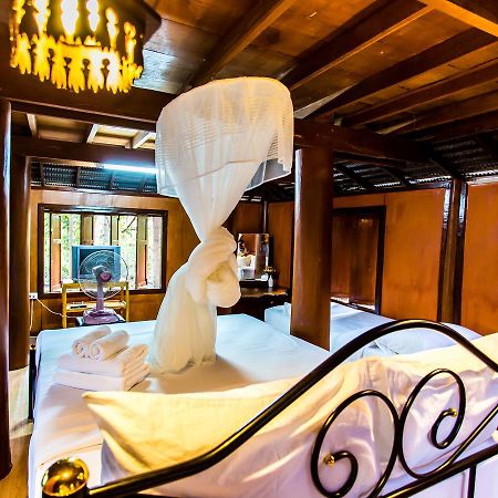 Golden Teak Homestay Mae Rim Bagian luar foto