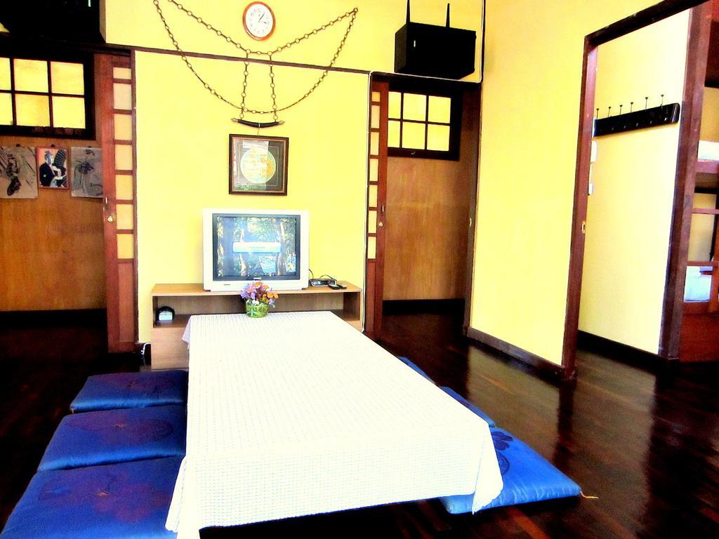 Golden Teak Homestay Mae Rim Bagian luar foto