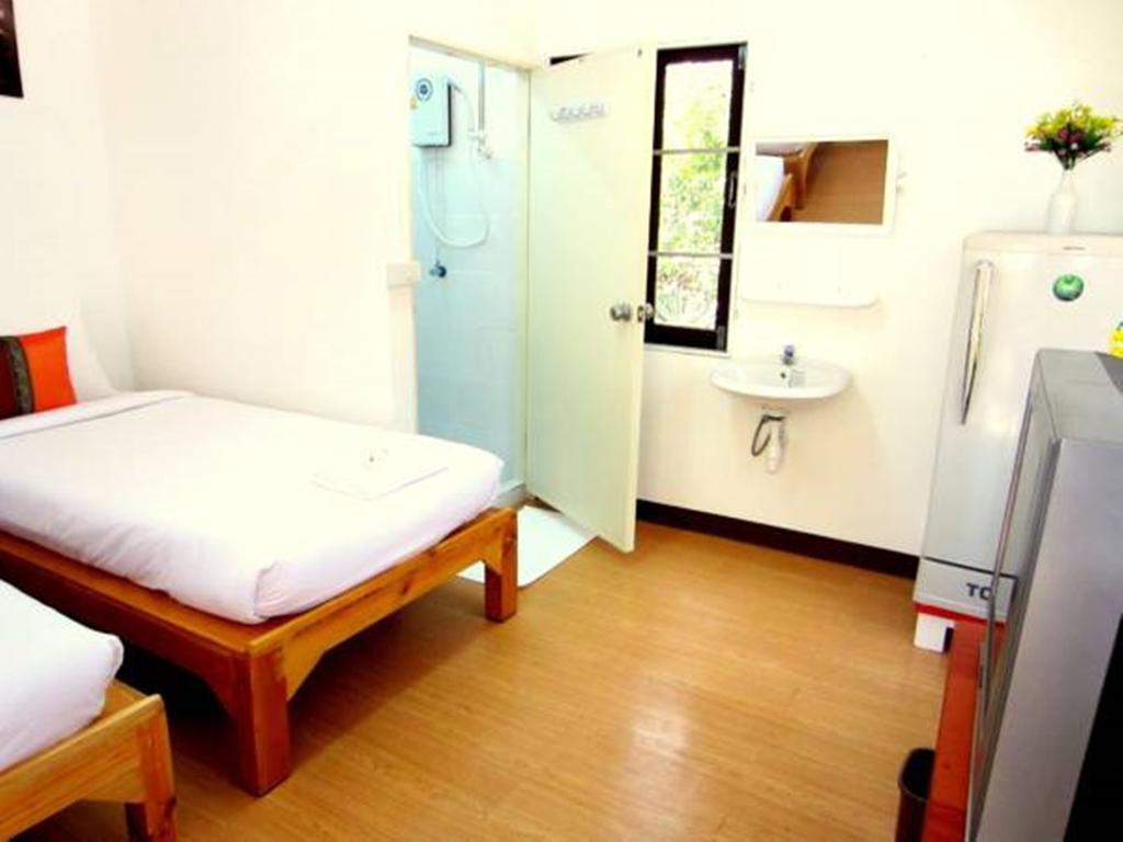 Golden Teak Homestay Mae Rim Bagian luar foto