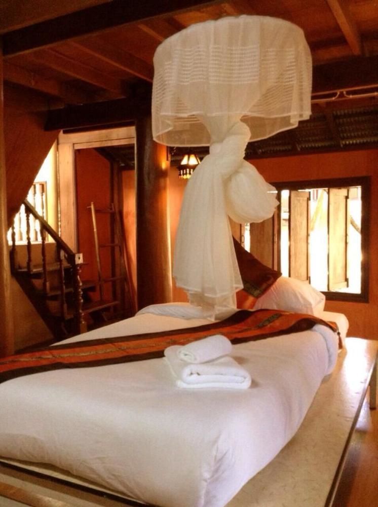 Golden Teak Homestay Mae Rim Bagian luar foto