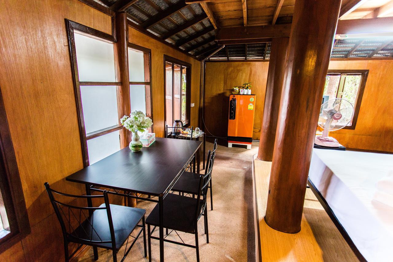 Golden Teak Homestay Mae Rim Bagian luar foto
