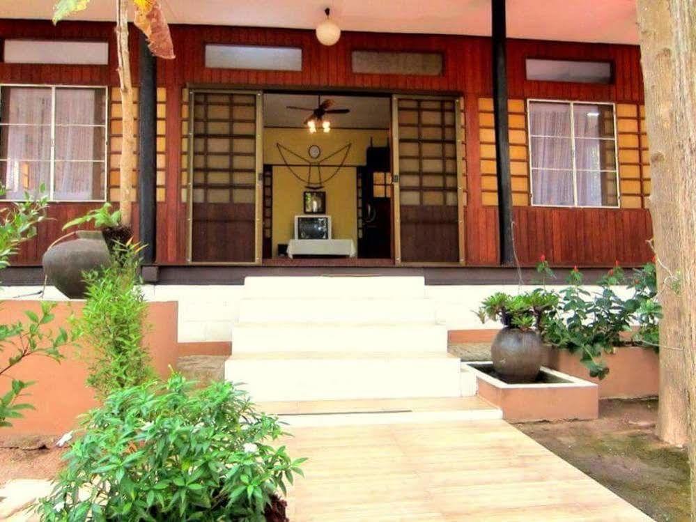 Golden Teak Homestay Mae Rim Bagian luar foto